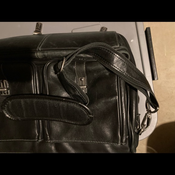 Black Samsonite briefcase w space for laptop - Picture 10 of 11